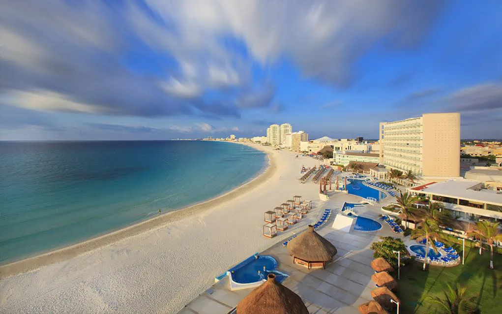 Book your Cancun Luxury Transportation